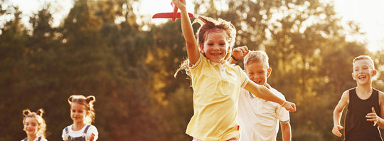 Kinder in der Sonne: Die wichtigsten Regeln für sicheren Sonnenschutz